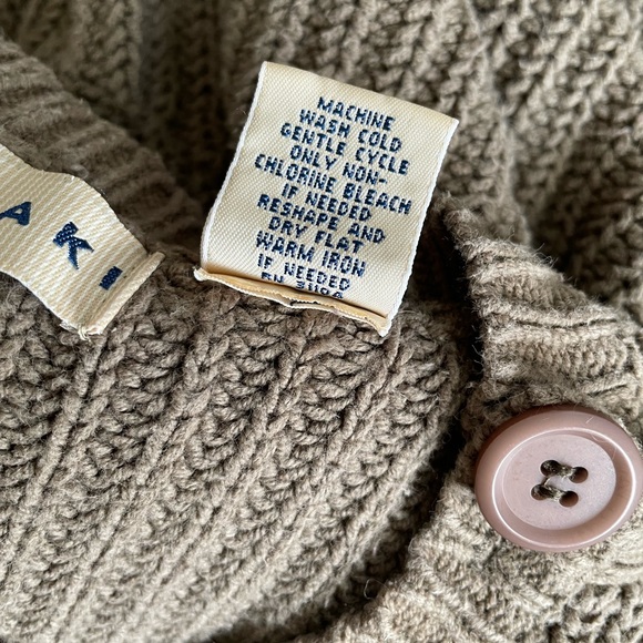 ‼️SALE‼️$25 Like/Bundle/Offer Like New Button Shoulder Ribbed Sweater - Picture 4 of 4